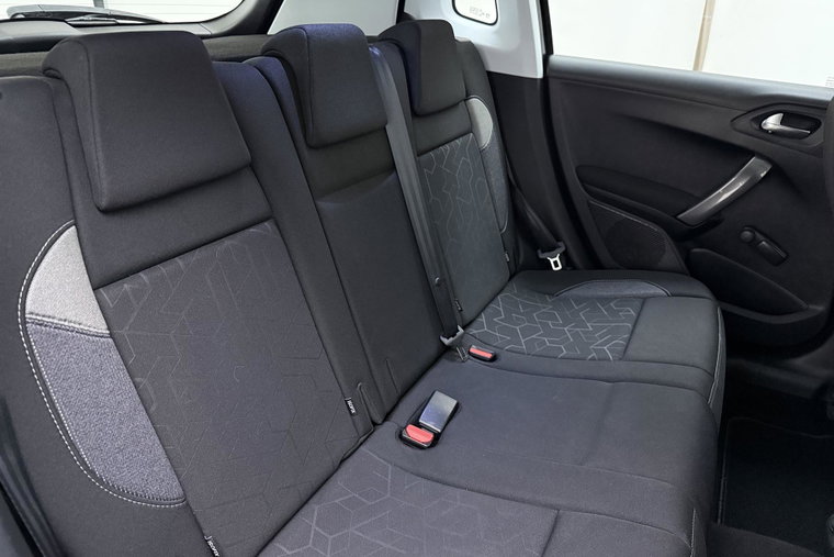 Vehicle Image 15