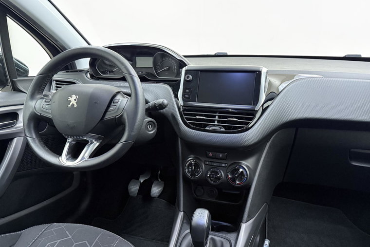 Vehicle Image 26