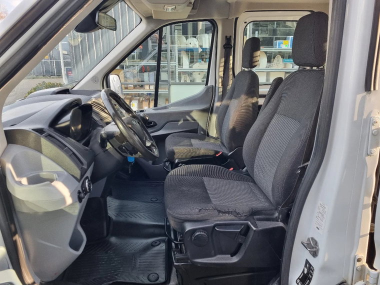 Vehicle Image 25
