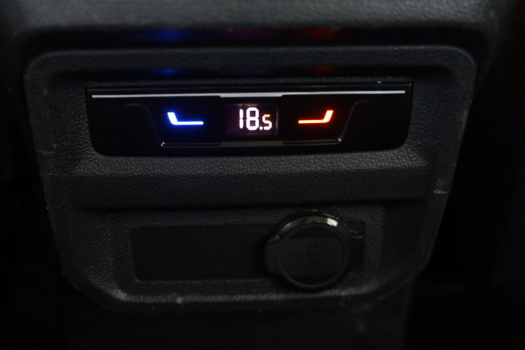 Vehicle Image 27
