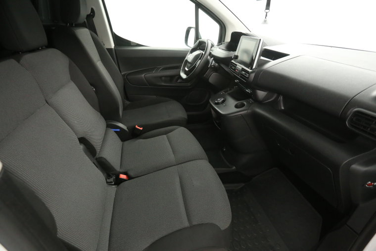 Vehicle Image 23