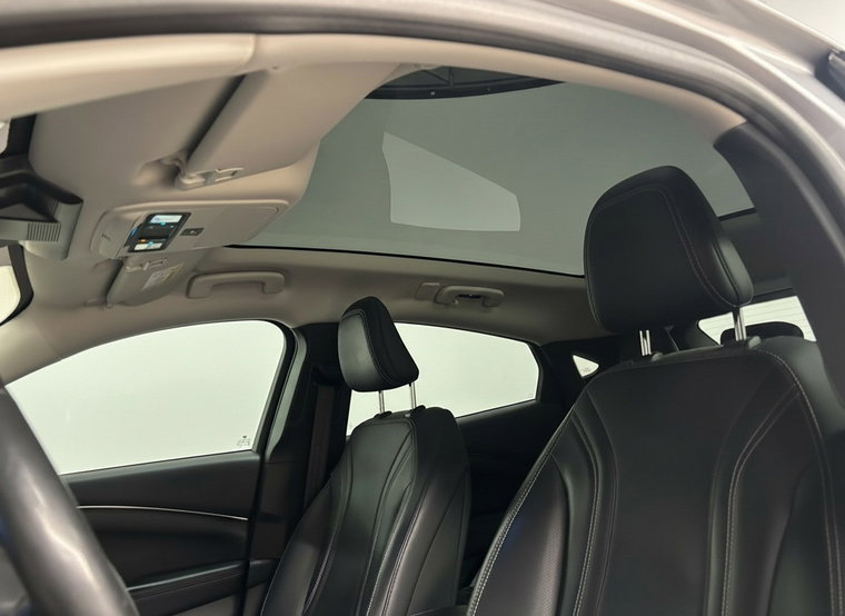 Vehicle Image 16