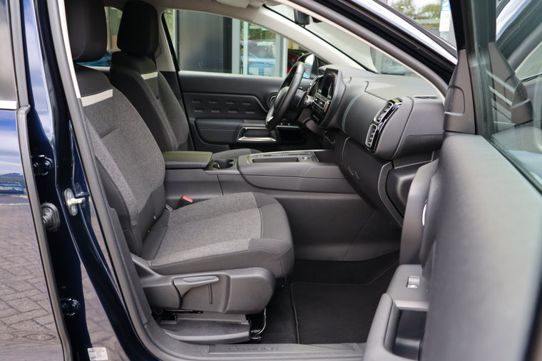 Vehicle Image 11
