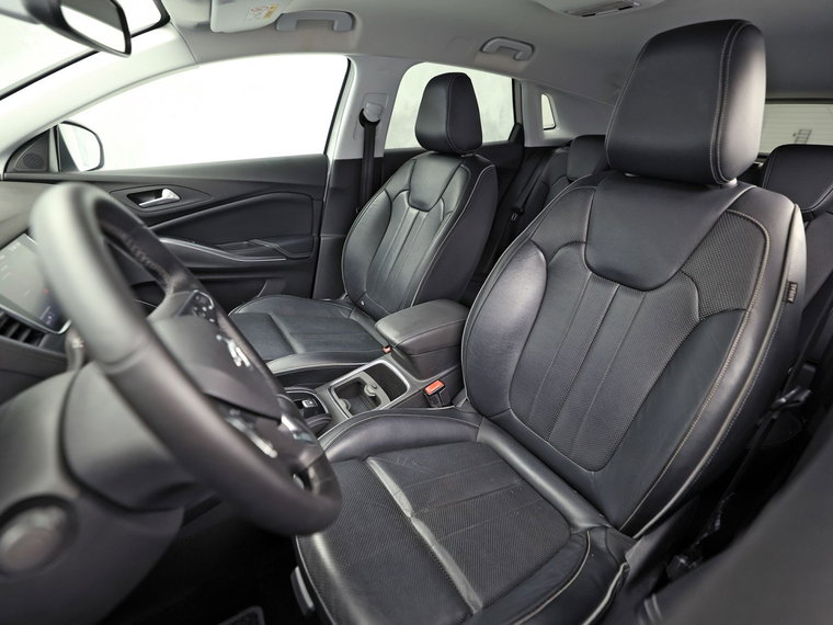 Vehicle Image 15