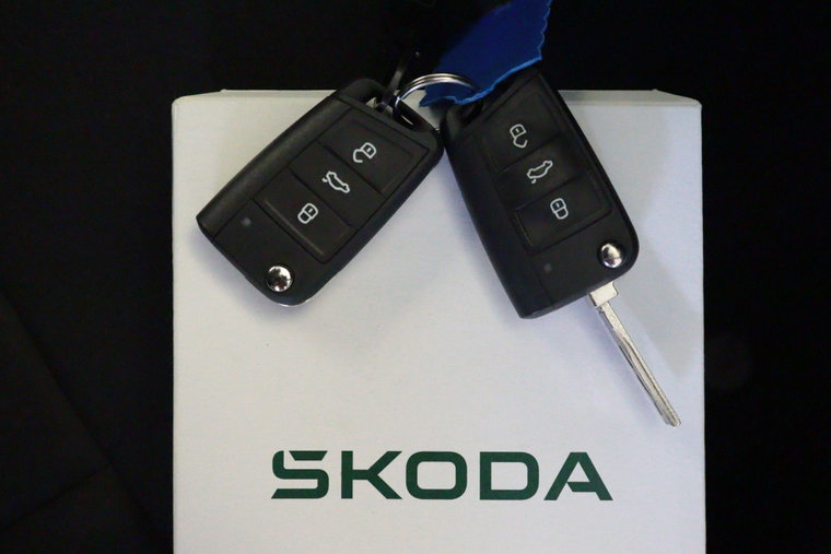 Vehicle Image 12