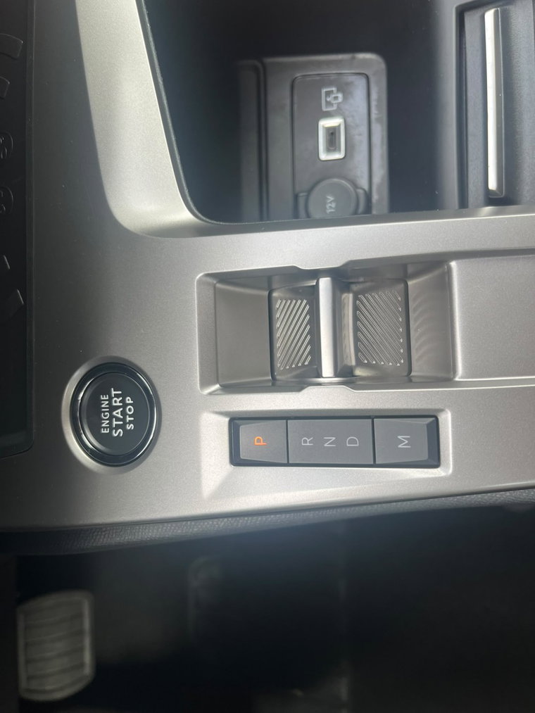 Vehicle Image 24