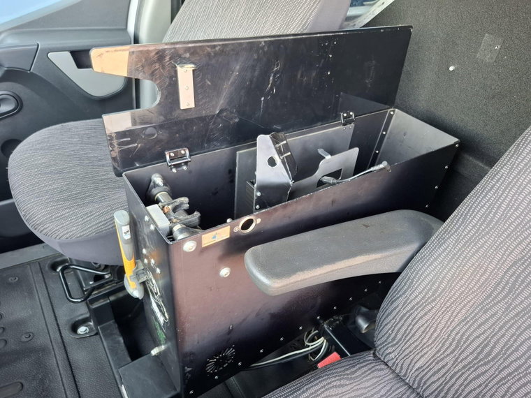 Vehicle Image 32