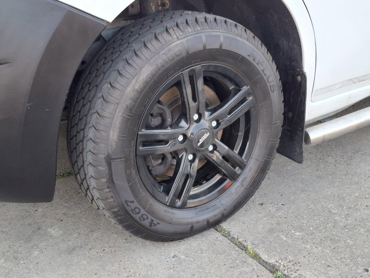 Vehicle Image 10