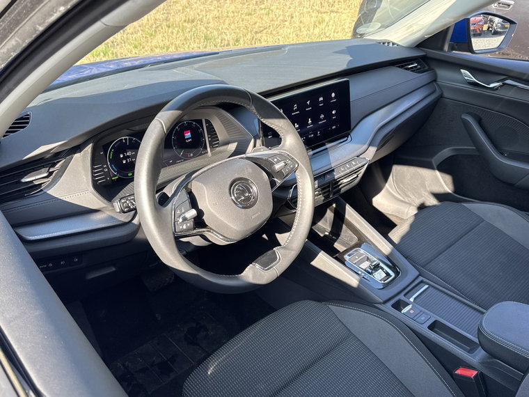 Vehicle Image 23