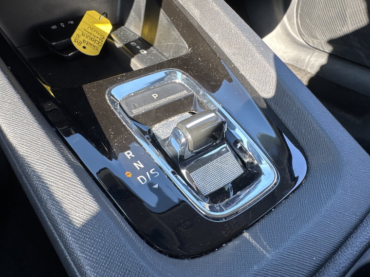 Vehicle Image 25