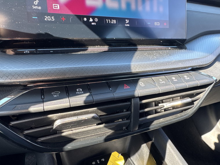 Vehicle Image 26