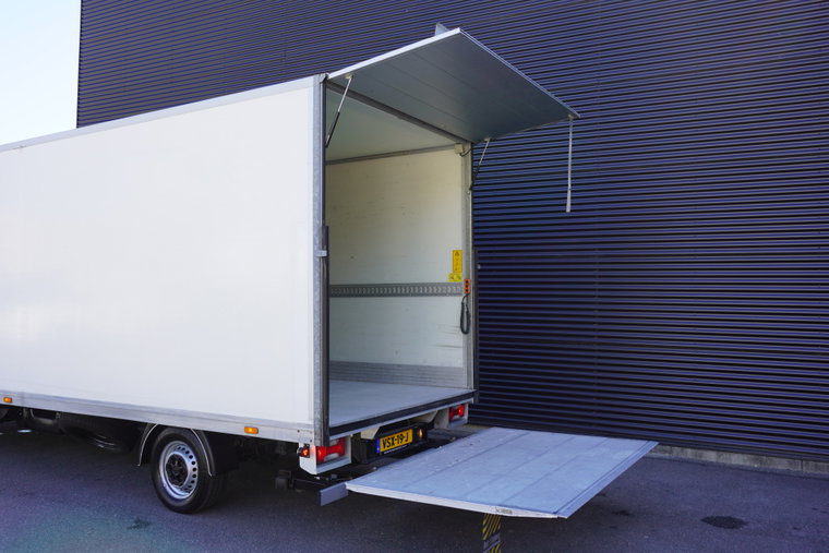 Vehicle Image 36