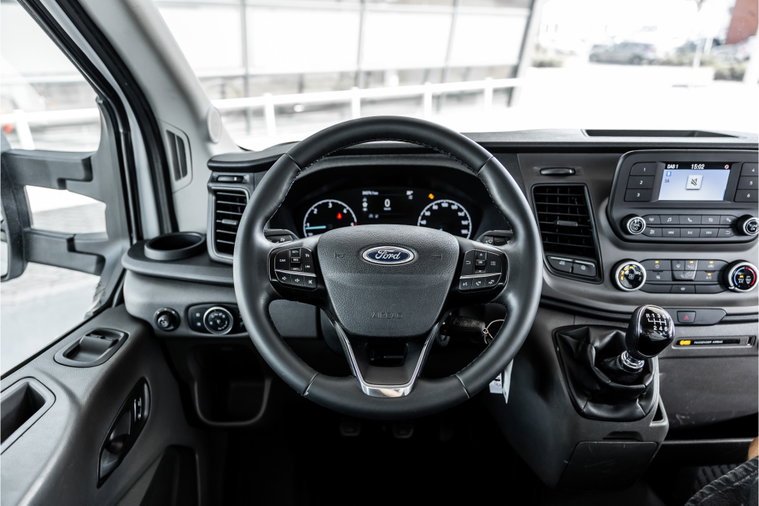 Vehicle Image 12