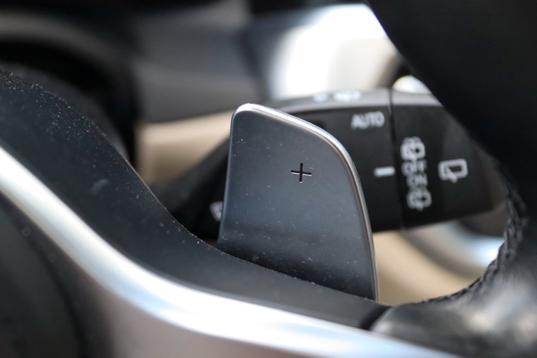 Vehicle Image 25