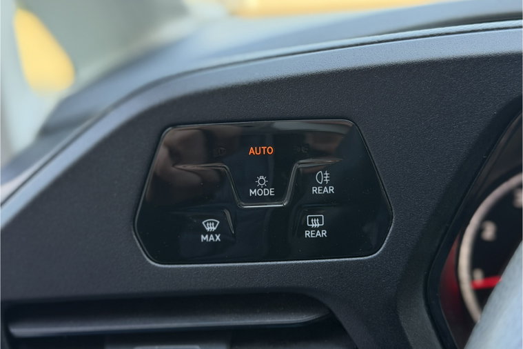 Vehicle Image 42