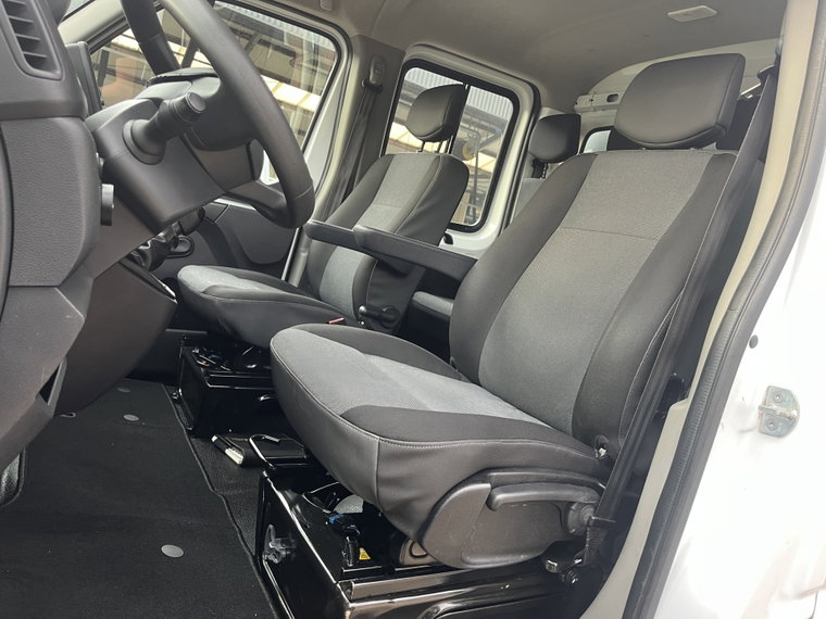 Vehicle Image 38