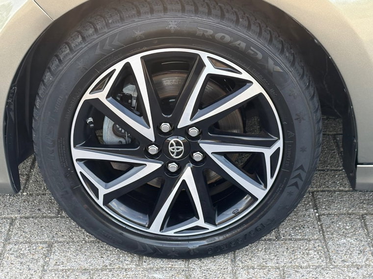 Vehicle Image 17
