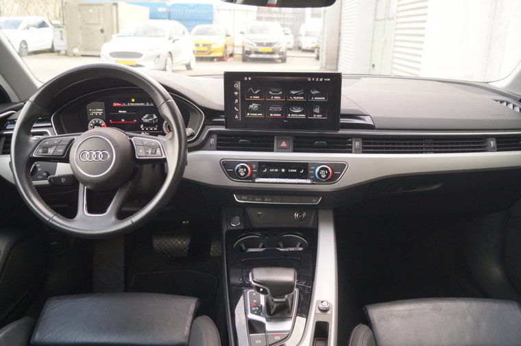 Vehicle Image 9