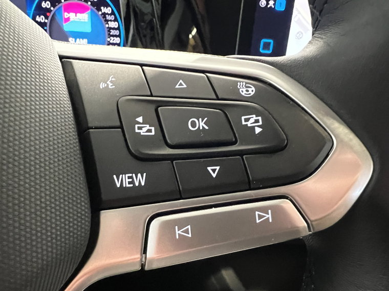 Vehicle Image 24