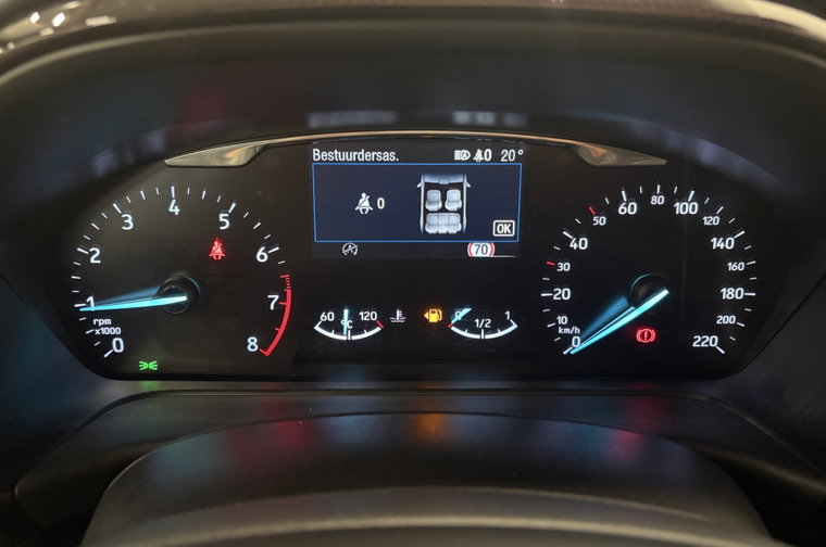 Vehicle Image 13