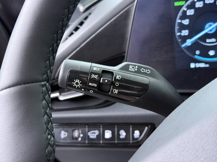 Vehicle Image 24