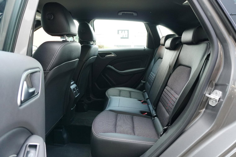 Vehicle Image 17