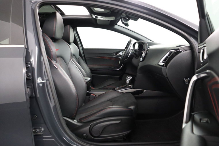 Vehicle Image 18