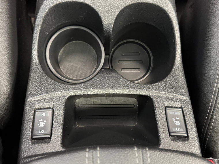 Vehicle Image 32
