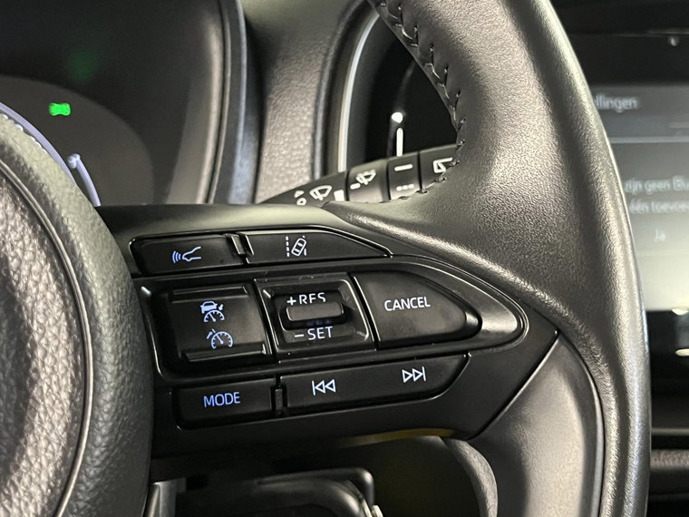Vehicle Image 21