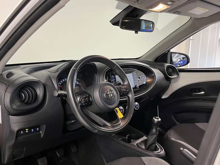 Vehicle Image 11