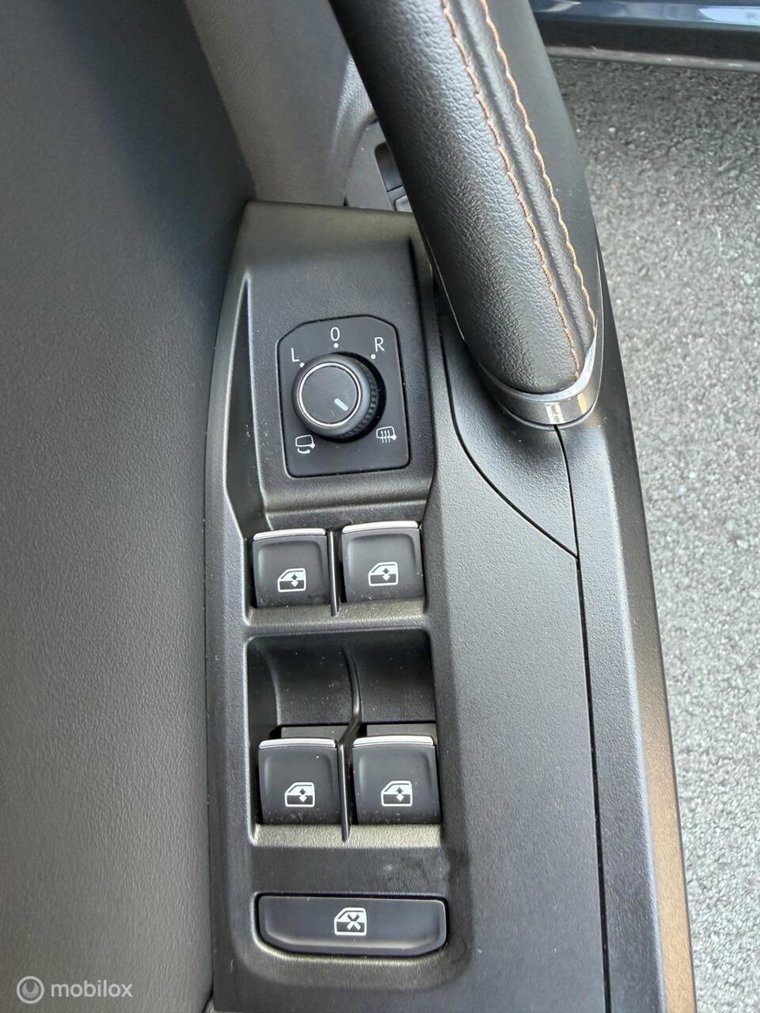 Vehicle Image 34