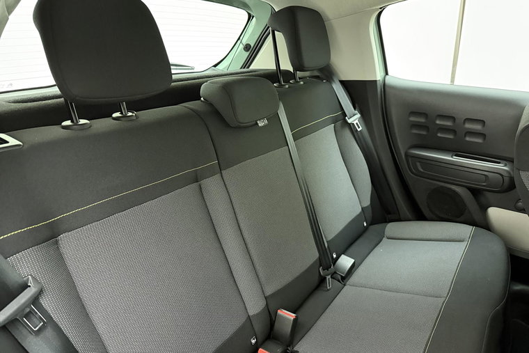 Vehicle Image 13
