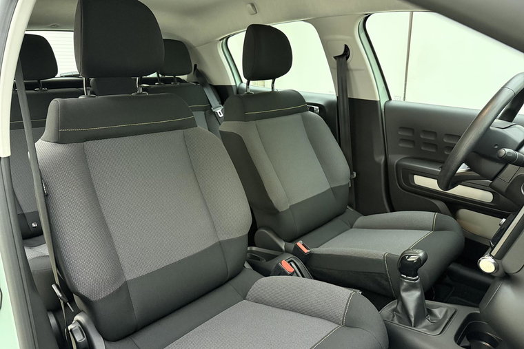 Vehicle Image 7