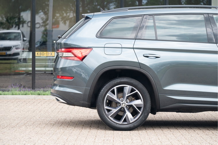Vehicle Image 8