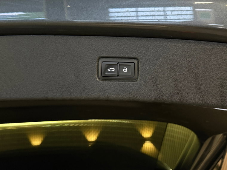 Vehicle Image 44