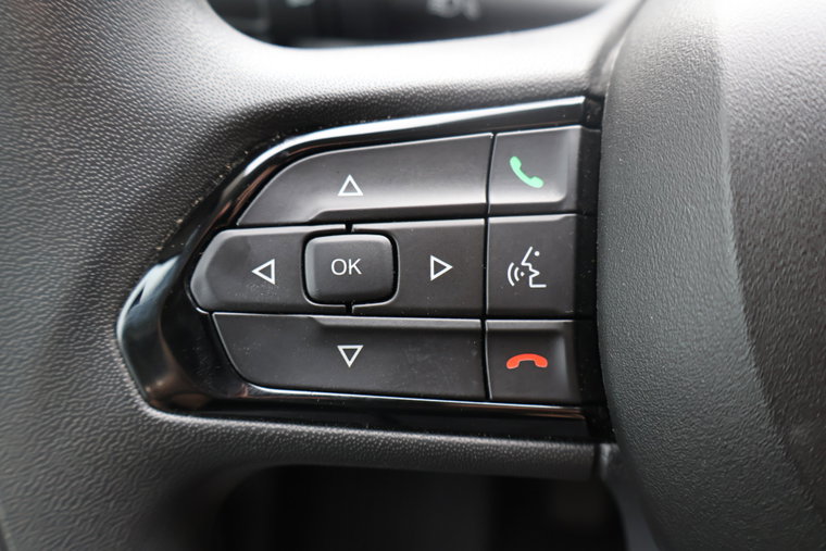 Vehicle Image 32