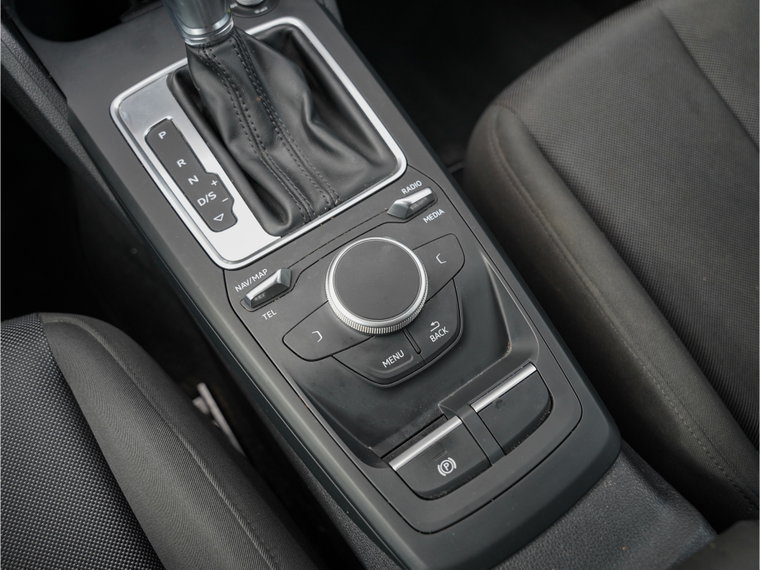 Vehicle Image 38