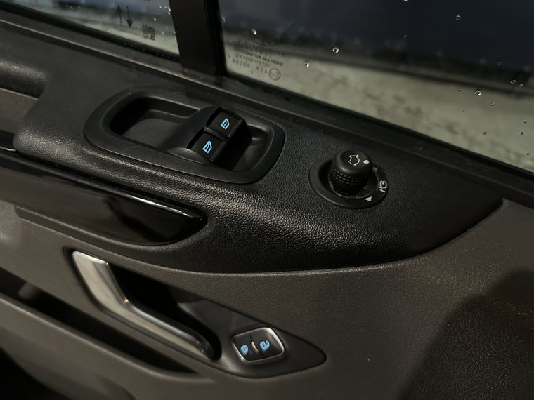 Vehicle Image 23