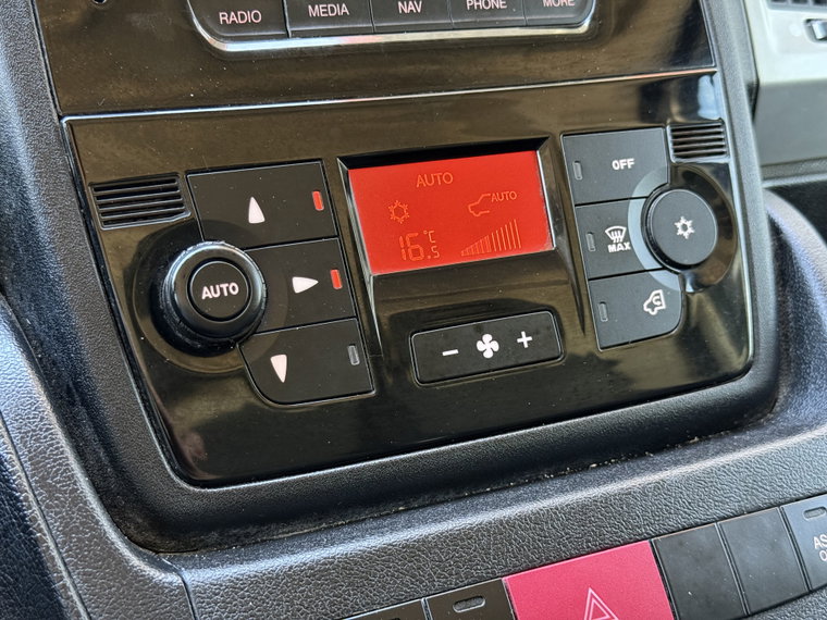 Vehicle Image 26