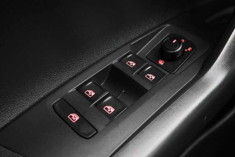 Vehicle Image 26