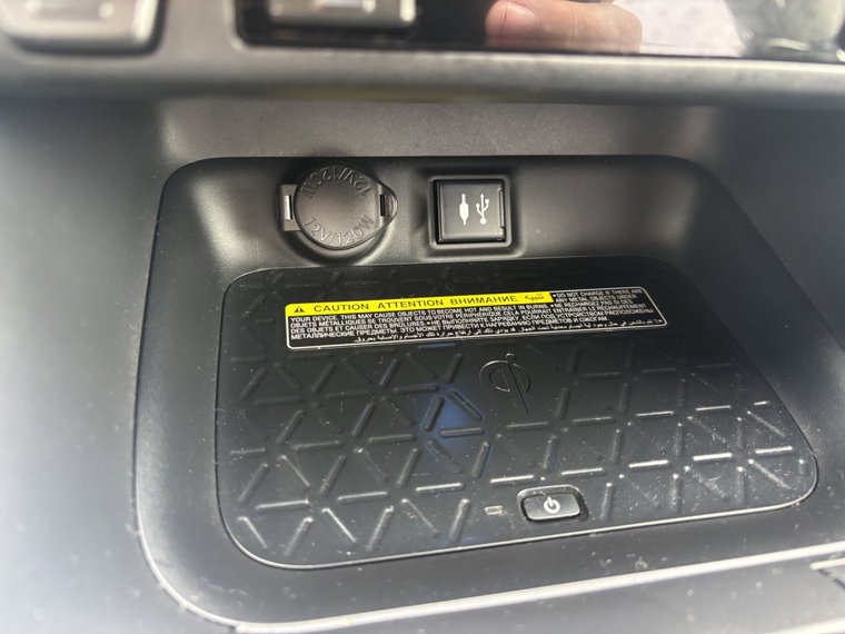 Vehicle Image 25