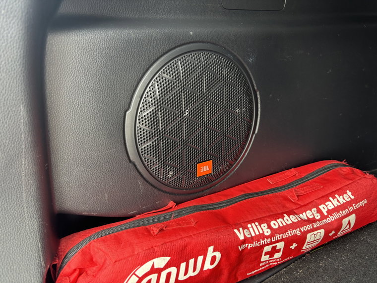 Vehicle Image 38