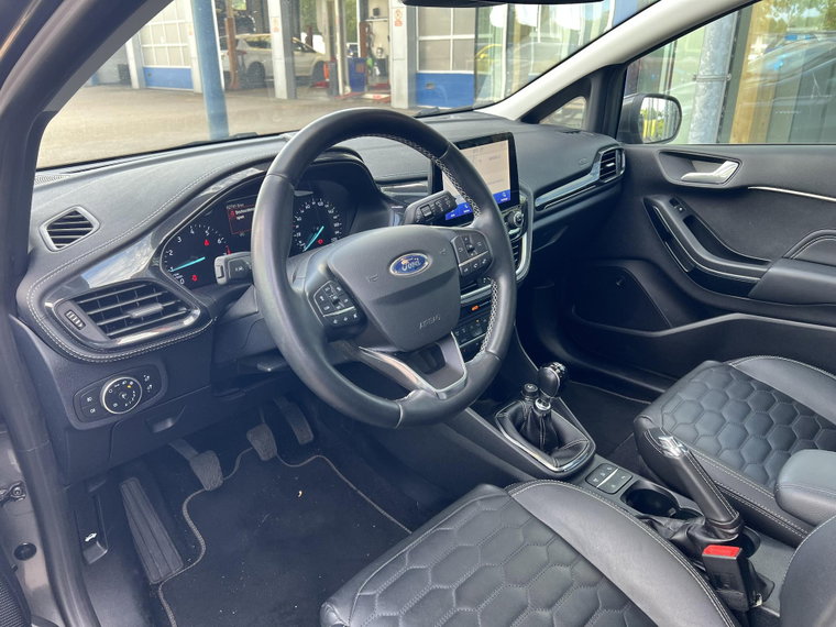 Vehicle Image 12