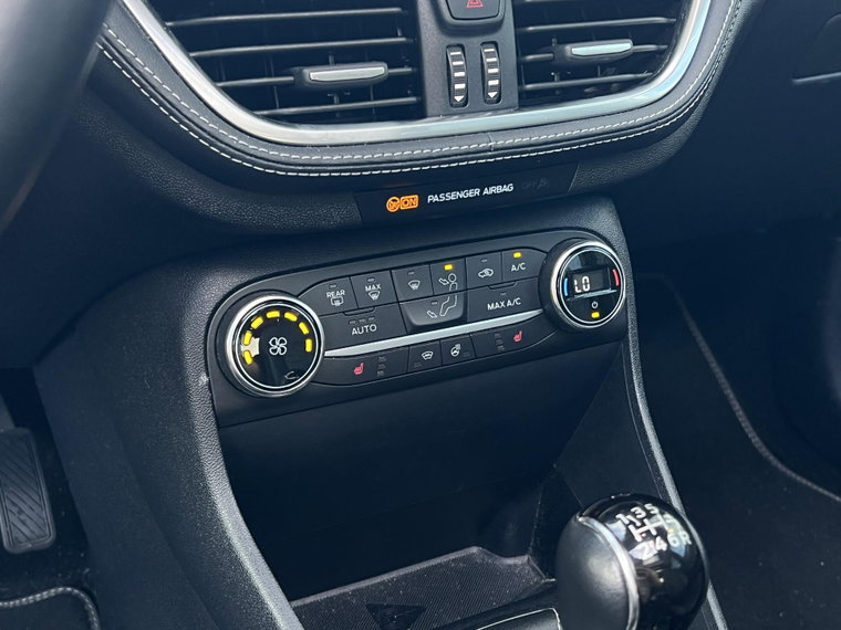 Vehicle Image 23