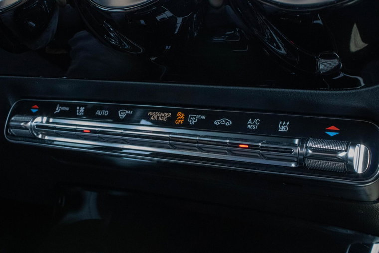 Vehicle Image 38
