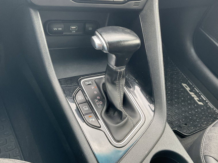 Vehicle Image 25