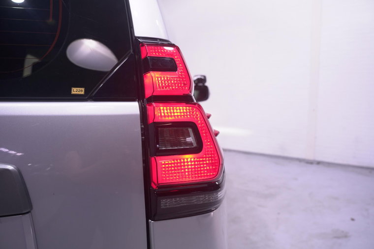 Vehicle Image 12