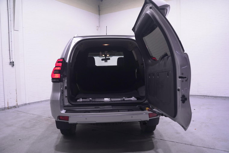 Vehicle Image 13