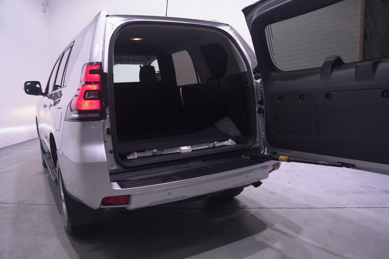 Vehicle Image 14