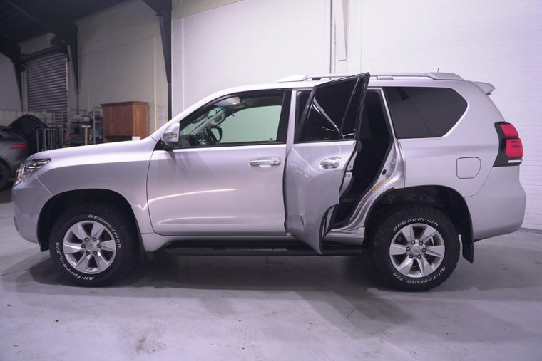 Vehicle Image 8